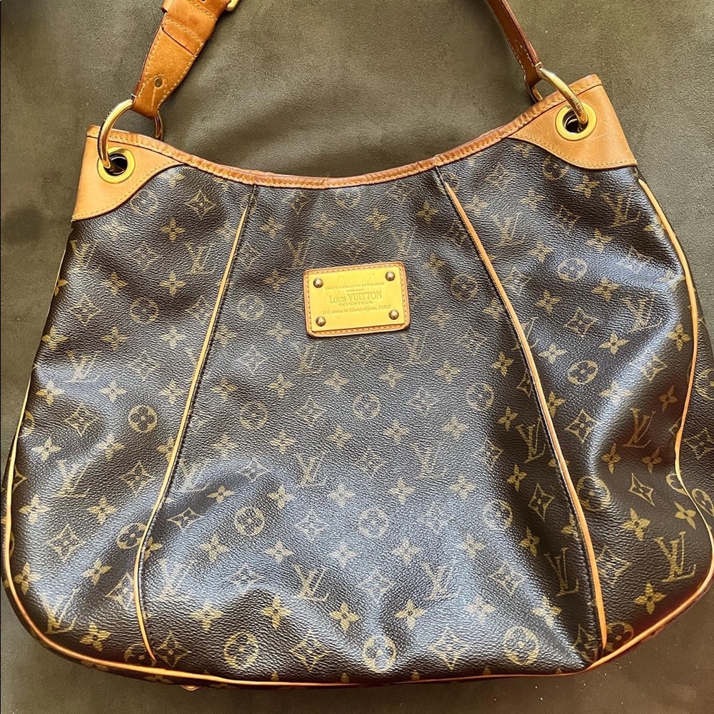 Louis Vuitton Galleria GM💅🏽